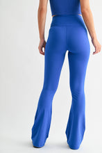 Load image into Gallery viewer, The On The Move Flare Leggings
