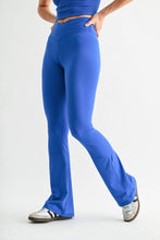 Load image into Gallery viewer, The On The Move Flare Leggings

