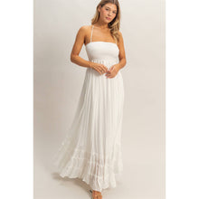 Load image into Gallery viewer, Barefoot Beauty Maxi Dress
