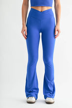 Load image into Gallery viewer, The On The Move Flare Leggings
